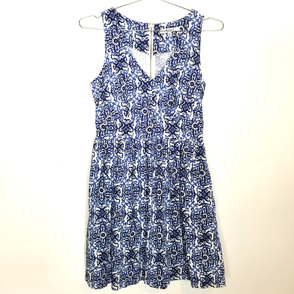 Milly Women  Floral Print Fit Flare Dress Sz 8 Blue White Sleeveless V Neck‎
